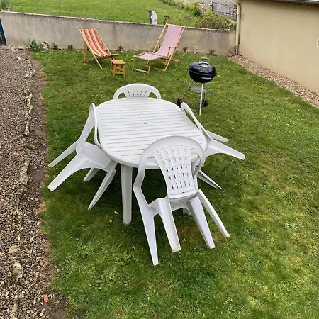 Logis Les Roses Apartment Bourbon-l'Archambault